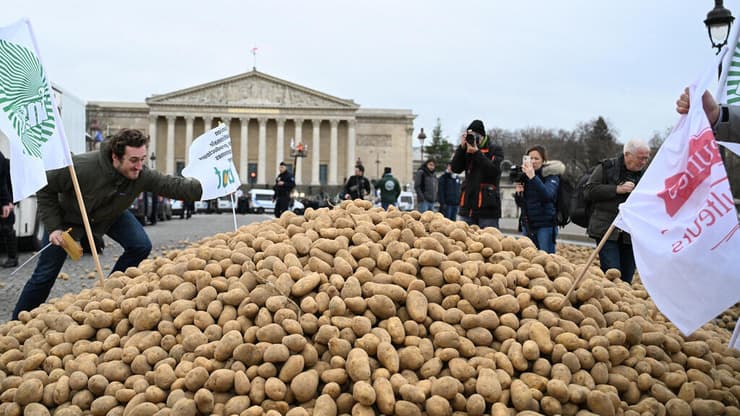 הפגנה של חקלאים צרפתים נגד מדיניות האיחוד האירופאי