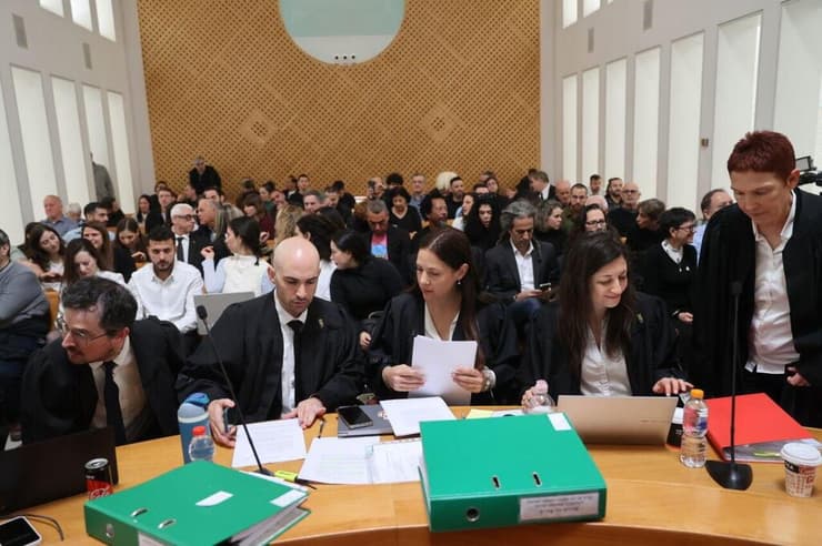  דיון בעתירות החלטת הממשלה על סגירת תחנת הרדיו גלי צה"ל