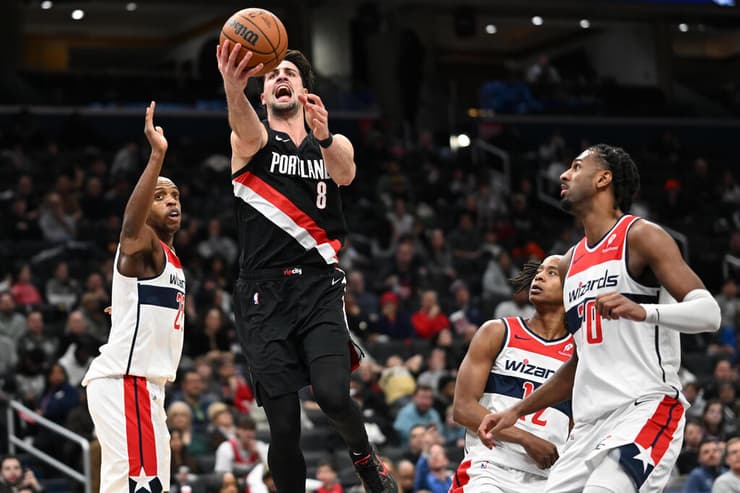 "בפעם הקודמת שחזרתי זה היה קצת יותר מרגש". אבדיה מול שחקני וושינגטון (צילום: AP Photo/John McDonnell) שחקן פורטלנד טרייל בלייזרס דני אבדיה