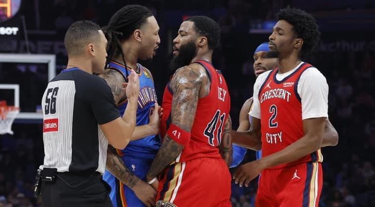 ג'יילן וויליאמס וסאדיק ביי בעימות