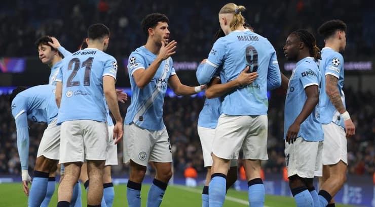 שחקני סיטי חוגגים