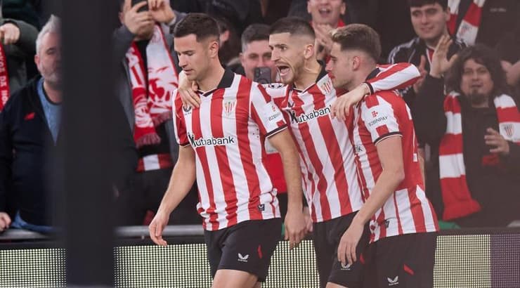 שחקני אתלטיק בילבאו חוגגים