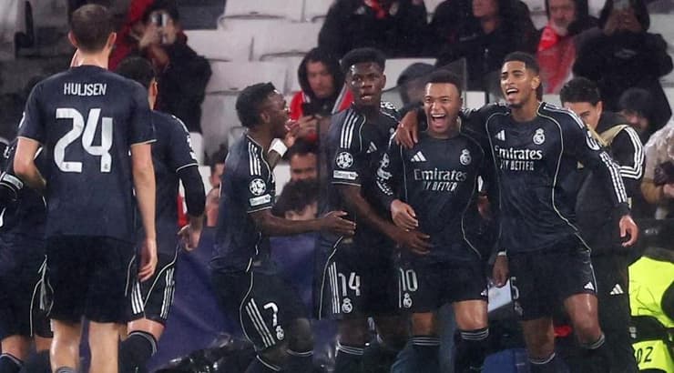 שחקני ריאל מדריד חוגגים