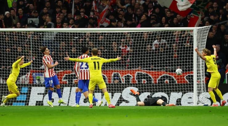 שחקני בודה גלימט חוגגים