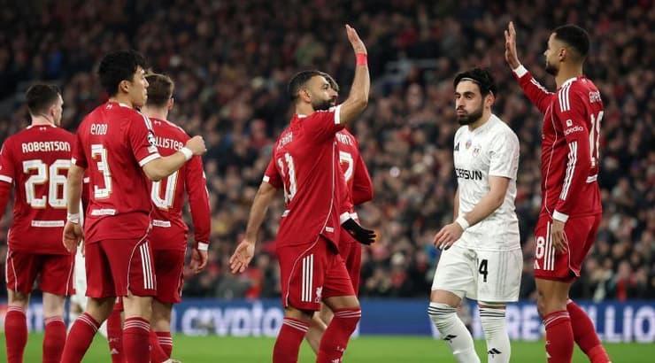 שחקני ליברפול חוגגים