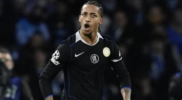 ז'ואאו פדרו חוגג