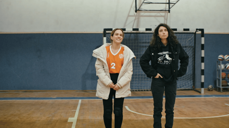 הרבה דמויות, מטופלות היטב. מתוך "כל האמהות משקרות" (צילום: באדיבות כאן 11, גרין פרודקשנס וסרטי יונייטד קינג) מתוך "כל האמהות משקרות"