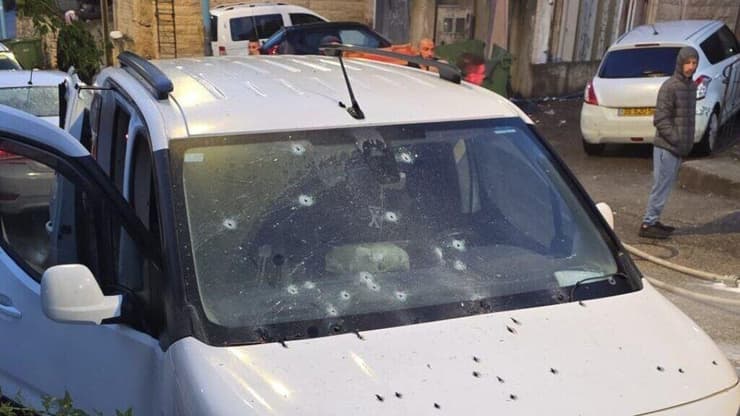  פושעים ירו לעבר רכב בנצרת