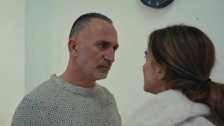 כל כך טוב, כל כך רע. שלום מיכאלשווילי, מתוך "כל האמהות משקרות" (צילום: באדיבות כאן 11, גרין פרודקשנס וסרטי יונייטד קינג) מתוך "כל האמהות משקרות"