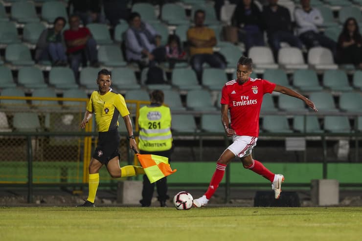 "כשהציעו לי אותו, לא חשבתי פעמיים". טבארש במדי קבוצת המילואים של בנפיקה (צילום: Carlos Rodrigues/Getty Images) הריברטו טבארש במדי קבוצת המילואים של בנפיקה