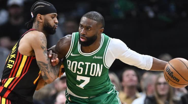 ג'יילן בראון מול אלכסנדר ווקר (רויטרס) ג'יילן בראון מול אלכסנדר ווקר