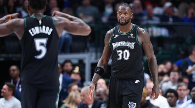 ג'וליוס רנדל מאושר (רויטרס) ג'וליוס רנדל מאושר