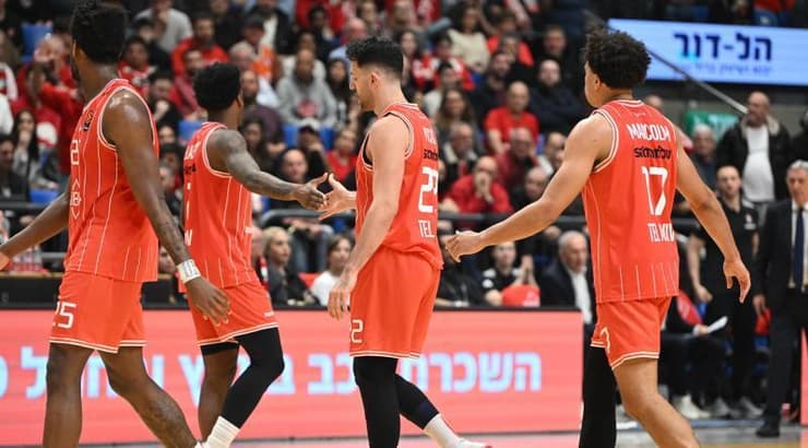 שחקני הפועל תל אביב