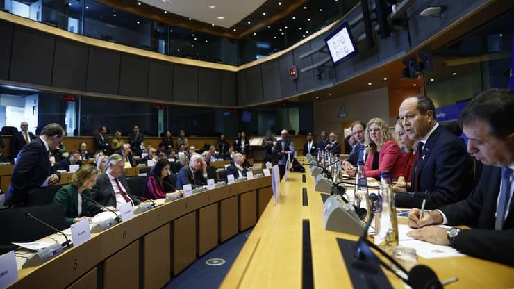 שר הכלכלה ניר ברקת בפרלמנט האיחוד האירופי במרץ 2025