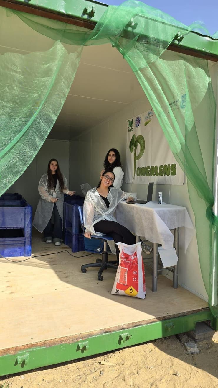 ליהי אזולאי, יסמין מילמן והודיה קמרי, על רקע מיזם POWERLENS אותו פיתחו