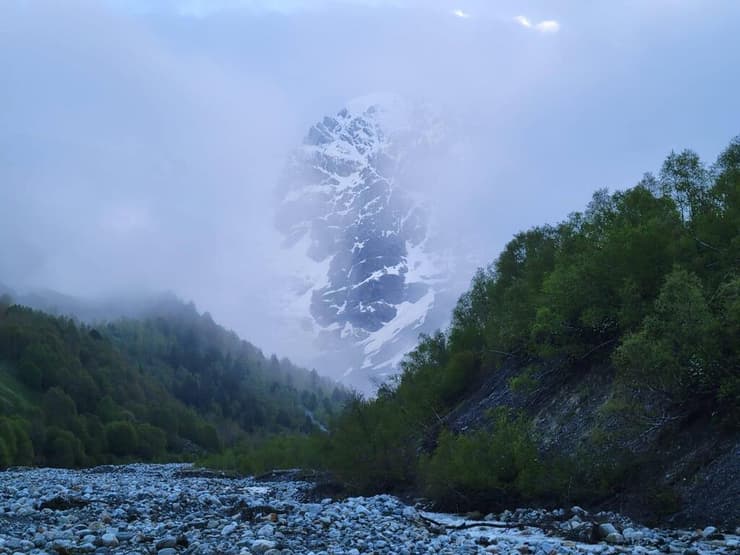 נוף במהלך טרק בגאורגיה