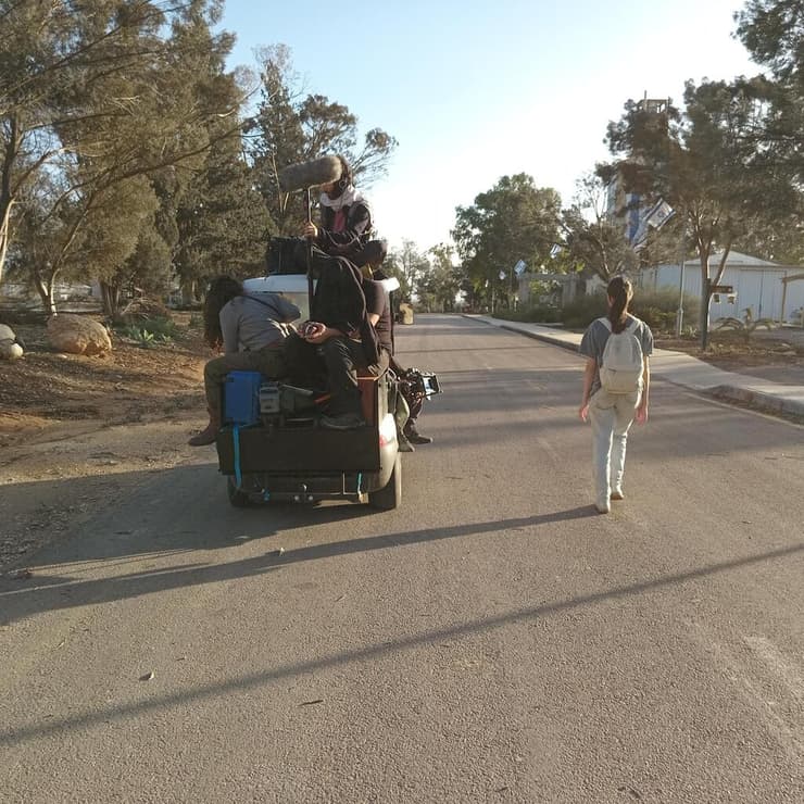 כשהכל עוד טרי. מתוך צילומי "על כלבים ואנשים" (צילום: באדיבות סרטי נחשון) מתוך "על כלבים ואנשים"