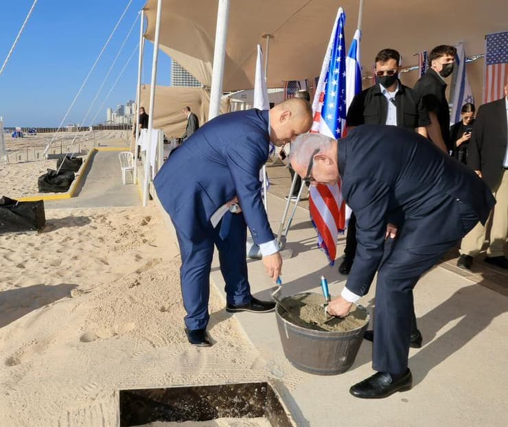 ארכיון 9.2025 בנימין נתניהו טקס הנחת אבן פינה ל טיילת על שם טראמפ ב בת ים