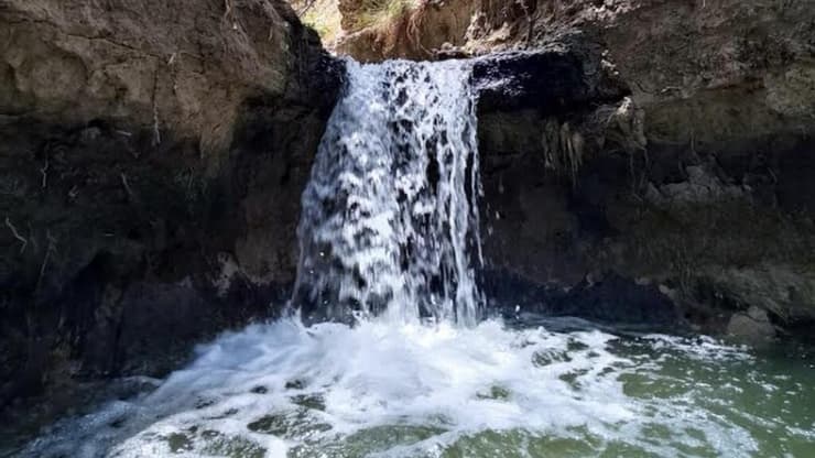 מפל ובריכת חורף בנחל עמל