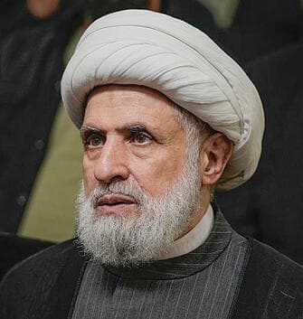 נעדר כריזמה לעומת קודמו בתפקיד.  נעים קאסם