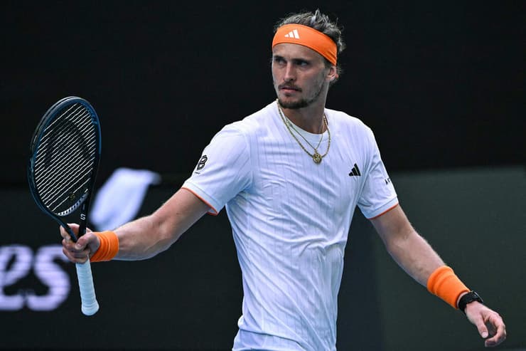 וזברב כבר היה בדרך לניצחון הירואי (צילום: WILLIAM WEST / AFP) זברב