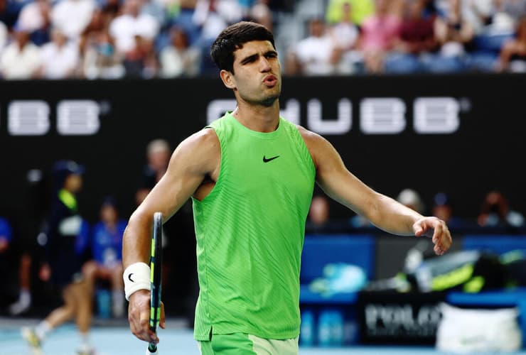 זה כבר היה נראה גמור (צילום: REUTERS/Tingshu Wang) קרלוס אלקראס