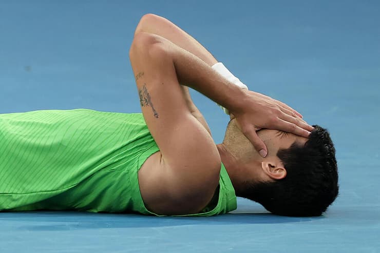 מה זה היה? גם אלקראס לא האמין (צילום: Martin KEEP / AFP) קרלוס אלקראס