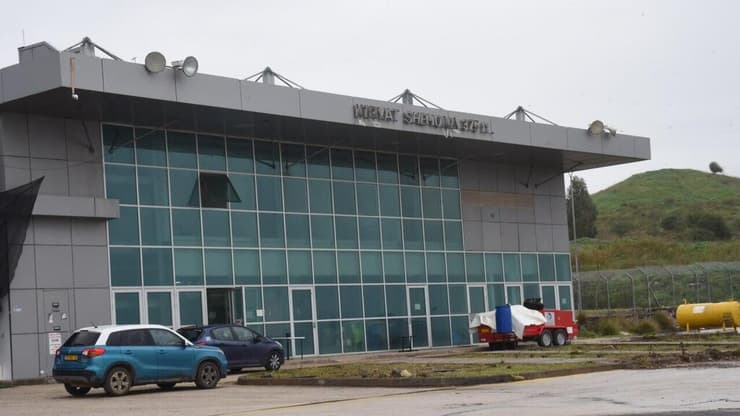 בניין הטרמינל (צילום: אביהו שפירא) שדה התעופה בקריית שמונה