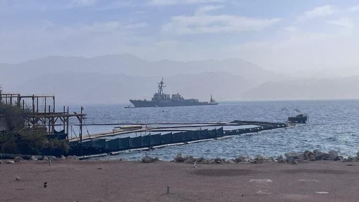 המשחתת האמריקנית דלברט די. בלאק (Delbert D. Black) סמוך לחופי אילת