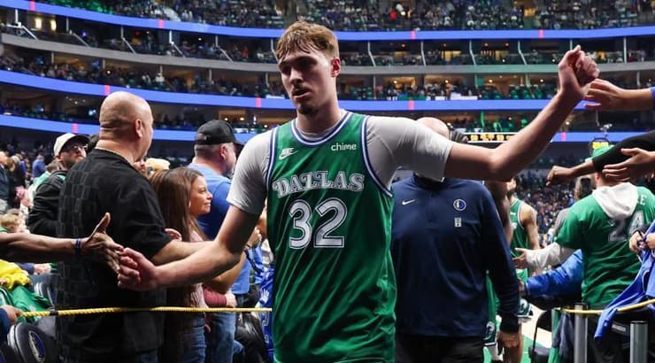 קופר פלאג יורד מאוכזב