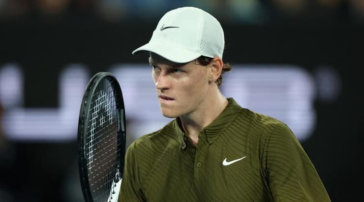 יאניק סינר מרוצה