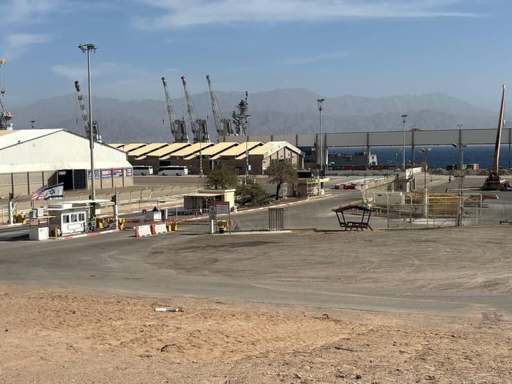 ספינה משחתת אמריקנית בנמל אילת