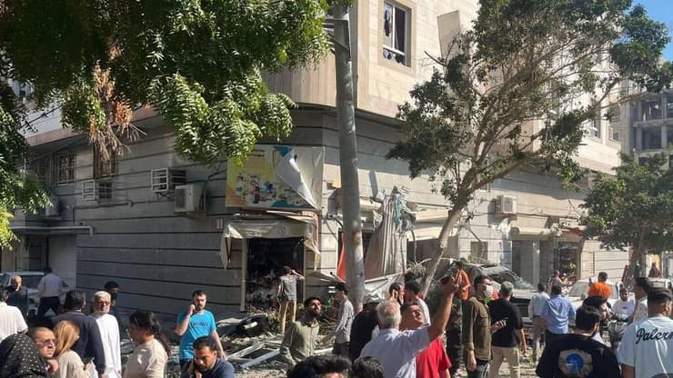 זירת הפיצוץ בבניין המגורים בעיר הנמל בנדר עבאס באיראן