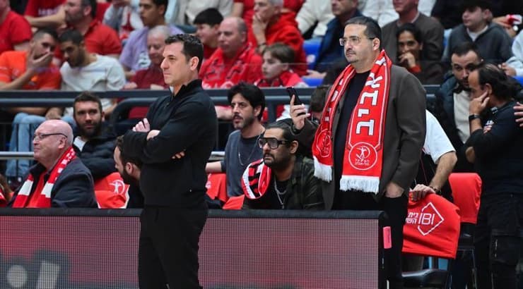 ינאי מצלם את יונתן אלון