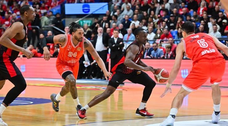 ג'ארד הארפר בפעולה