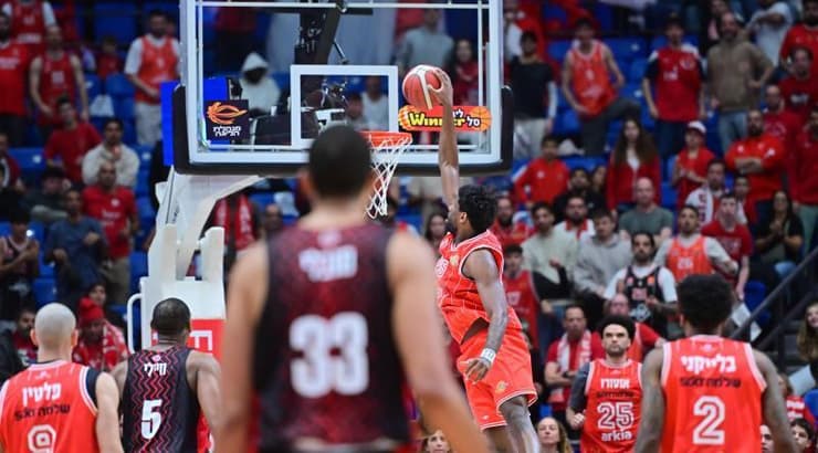 דן אוטורו מטביע