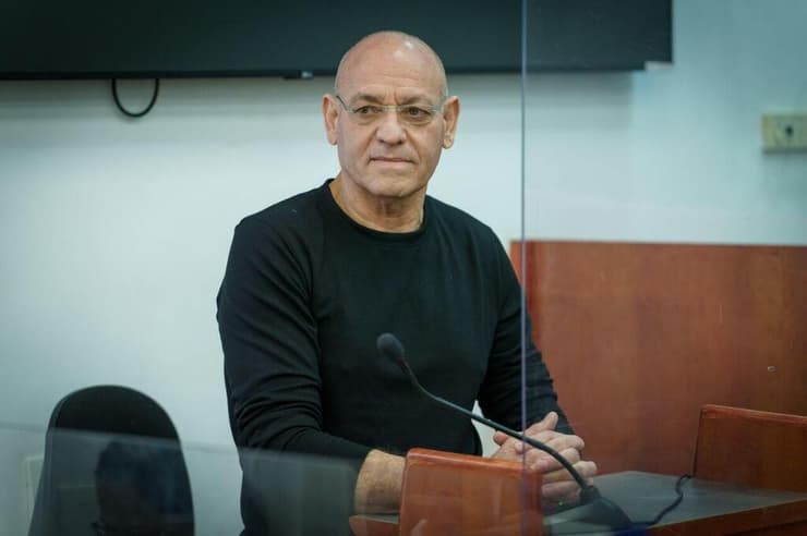 יורם נעמן בבית המשפט (צילום: שלו שלום) יורם נעמן מעיד במשפט נתניהו