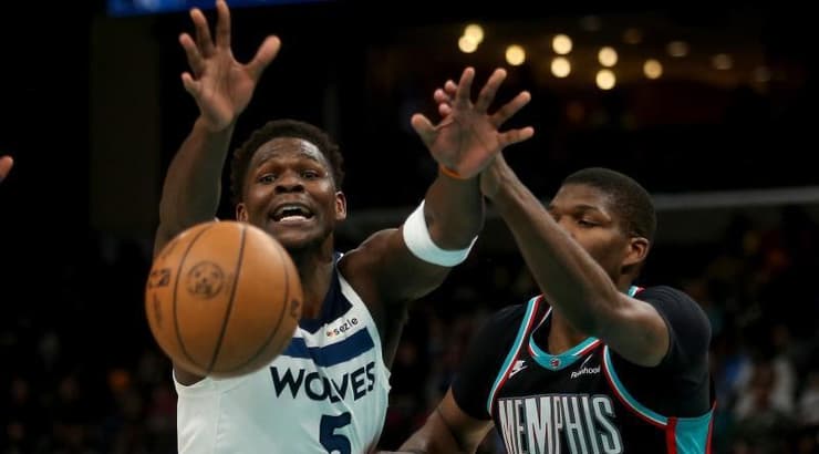 אדוארדס במאבק