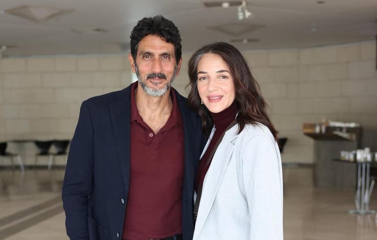 פרימיירה כל האמהות משקרות כאן 11 