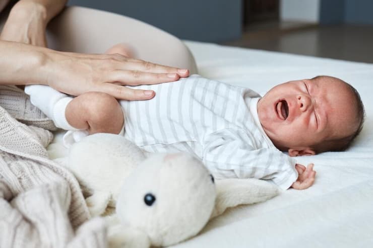 אילוסטרציה (צילום: shutterstock) תינוק בוכה