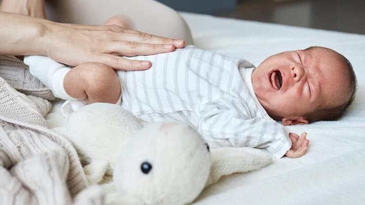 אילוסטרציה (צילום: shutterstock) תינוק בוכה