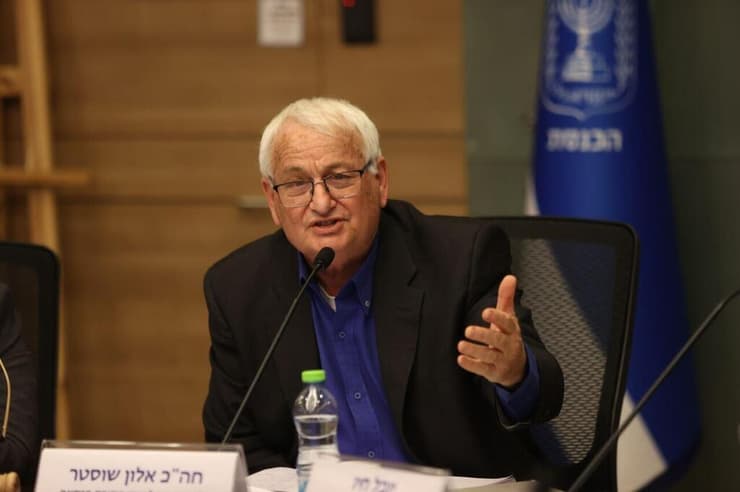 הח"כים לא יודעים לאן גנץ מוביל את כחול לבן. שוסטר (צילום אלכס קולומויסקי ) וועדת ביקורת המדינה - סערת הרוגלות