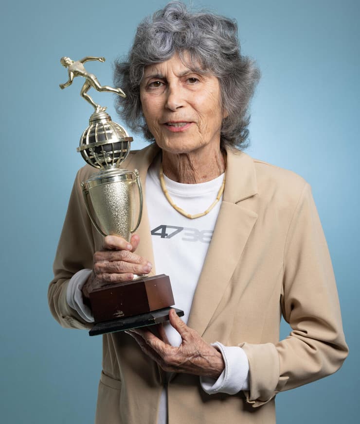 אסתר רוט שחמורוב