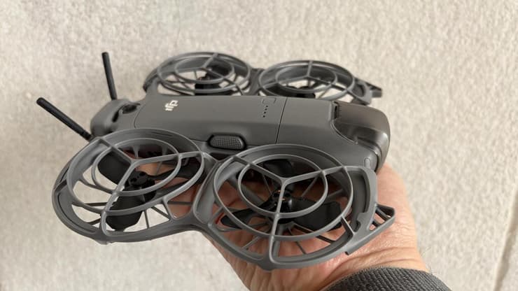 הרחפן NEO 2 של DJI
