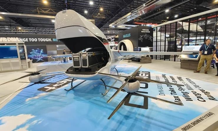 רחפן DrN-600 בתערוכה בסינגפור