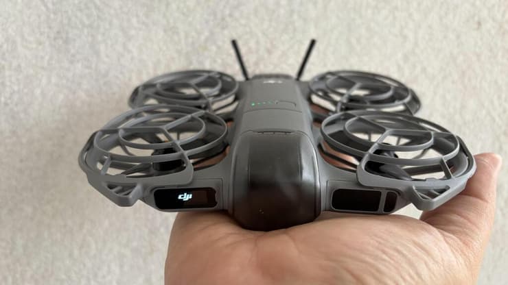 הרחפן NEO 2 של DJI