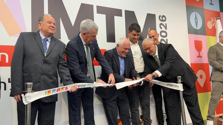 שר התיירות חיים כץ גוזר את הסרט שר התיירות חיים כץ גוזר את הסרט