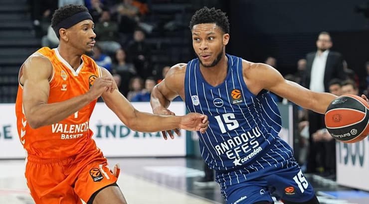 פי ג'יי דוזיר מול קמרון טיילור (אחר) פי ג'יי דוזיר מול קמרון טיילור