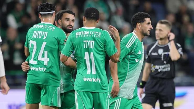 הירוקים שוב בחצי גמר גביע המדינה. שחקני מכבי חיפה חוגגים