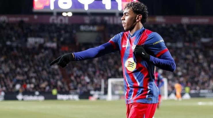 לאמין ימאל חוגג (IMAGO) לאמין ימאל חוגג